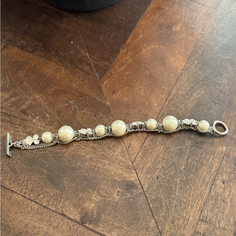 EUC Givenchy Vintage Faux Pearl and Swarovski Crystal Bracelet - Picture 6 of 8